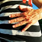 お腹の張りが体に与える影響【全身に影響を与えます】